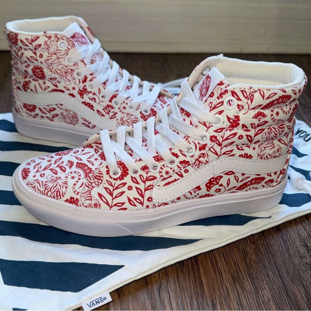Vans Custom Year Of The Tiger Sk8-Hi NEW IN BAG Unisex 7.5 Women 6 Men Hightop